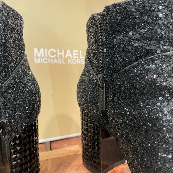 Michael Kors Arabella ankle boots - Picture 5 of 6